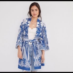 FARM Rio floral printed kimono